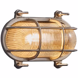 Helford s'inspire du rude climat nordique avec une nature brute et une mer déchaînée. Ce design maritime souligne le caractèr ...