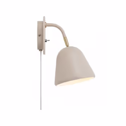 Fleur s'inspire de l'ancien temps, du style vintage et des lignes douces. L'applique murale couleur beige poudré est ornée de ...