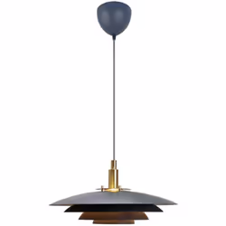 Suspension exclusive en métal. Le design épuré permet une diffusion régulière de la lumière.