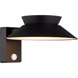 La série solaire Justina du duo de designers danois Says Who présente un design rond et classique avec une grande surface lum ...