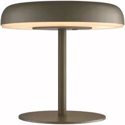 Conçue par le duo de designers danois Says Who, Elmer est une lampe de table portative à énergie solaire que l'on peut placer ...