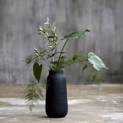 House Doctor Groove vase Vase rond Argile Noir