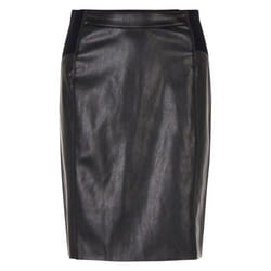 Jupe courte en simili cuir noire unie avec une coupe près du corps
