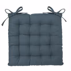 Simple mais élégante, cette galette de chaise de couleur orage vous offrira une assise confortable dans votre salon ou votre  ...