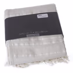 Couvre-lit en coton coloris ivoire. Ce Jeté de lit d'une qualité exceptionnelle correspond parfaitement au décor de votre cha ...