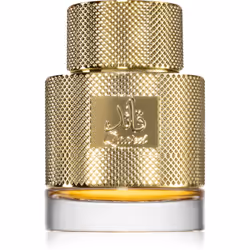 Que diriez-vous d'un voyage olfactif au Moyen-Orient ? L'Eau de Parfum mixte Lattafa Qaa'ed, dans son emballage majestueux, i ...