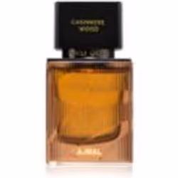 Enveloppez-vous d’un parfum qui s’adaptera parfaitement à vous et deviendra votre signature personnelle. L’eau de parfum unis ...