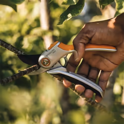 Fiskars Plus P531 sécateur Contournement Noir, Orange