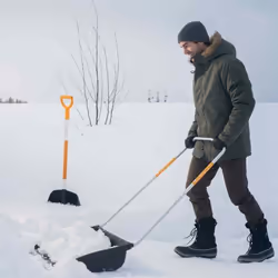 Fiskars SnowXpert Snow scoop Acier Noir