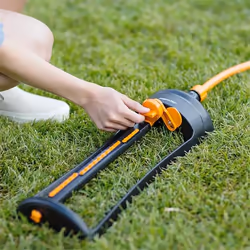Fiskars 1023662 arroseur Métal, Plastique Noir, Orange
