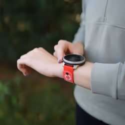 Suunto SS050962000 accessoire intelligent à porter sur soi Bande Rouge Silicone