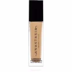 Un maquillage qui se fond parfaitement avec la peau et laisse le visage frais et illuminé.