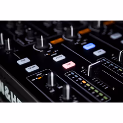Allen & Heath Xone:43 4 canaux 20 - 20000 Hz Noir