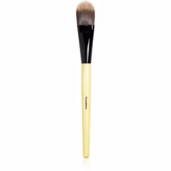 Le pinceau Bobbi Brown Foundation Brush assure un maquillage parfait des joues.