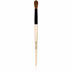 Le pinceau pour les yeux Bobbi Brown Eye Blender Brush est un allié indispensable de tous les maquillages des yeux réussis.