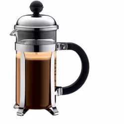 Cette cafetière à piston emblématique de la gamme Chambord résiste aux chocs, son armature et son couvercle sont en acier ino ...