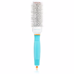 La brosse ronde pour cheveux Moroccanoil Tools est un accessoire indispensable pour le brushing.