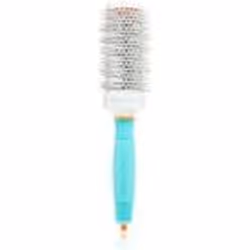 La brosse ronde pour cheveux Moroccanoil Tools est un accessoire indispensable pour le brushing.