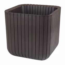 Ce pot de fleurs est idéal pour couvrir les fleurs avec élégance. Son aspect bois lamé très design s'adaptera parfaitement av ...