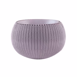 Idéal pour décorer votre espace extérieur et donner du cachet à vos plantes, ce cache-pot d'aspect tricoté donnera un aspect  ...