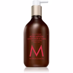 Le lait corporel Moroccanoil Body offre à votre peau l’hydratation nécessaire et la rend très soyeuse.