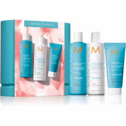 Tout le nécessaire pour de beaux cheveux en un seul produit. Le coffret cosmétique Moroccanoil Volume Kit ne contient pas un, ...