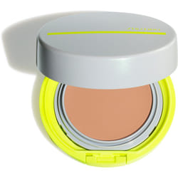 Shiseido Sun Care Sports BB Compact teinte Medium Dark 12 g