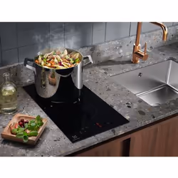Electrolux Serie 300 LHR3233CK Noir Intégré 30 cm Céramique 2 zone(s)