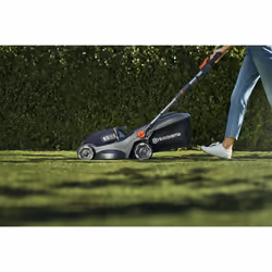 Husqvarna Aspire LC34 Marcher derrière un tracteur tondeuse Batterie Noir