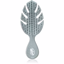 La brosse à cheveux Wet Brush Go Green est un article indispensable qui vous aide au quotidien à arranger vos cheveux et à cr ...