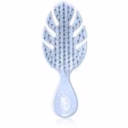 La brosse à cheveux Wet Brush Go Green est un article indispensable qui vous aide au quotidien à arranger vos cheveux et à cr ...
