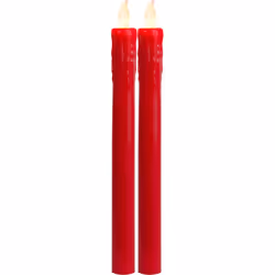 Le set de bougies de Noël PRESS se compose de deux bougies en plastique rouge, qui créent une atmosphère chaleureuse aux chan ...