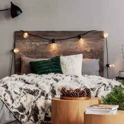 Guirlande Guinguette LED de 8m avec 10 ampoules LED et un câble noir. Étanche et certifiée IP65, elle est idéale pour un bran ...
