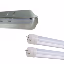Ce Kit de Réglette LED étanche Double pour Tubes T8 150cm IP65 (2 Tubes Néon LED 150cm T8 50W inclus) est une très bonne solu ...