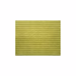 Un tapis en coton aux couleurs douces et naturelles avec une structure légère qui se fond dans n'importe quel univers de bain ...