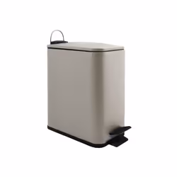 Poubelle à pédale de la marque Spirella. Avec sa forme rectangulaire et sa couleur tendance, la poubelle à pédale moderne de  ...