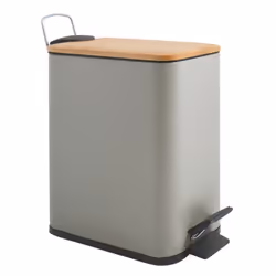 Poubelle à pédale de la marque Spirella. Avec sa forme rectangulaire et sa couleur tendance, la poubelle à pédale moderne de  ...