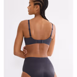 Triumph True Shape Sensation T soutien-gorge Minimiseur Sans armature - Vue supplémentaire 3