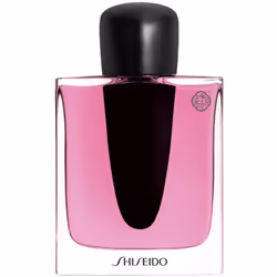 Une eau de parfum incarnant la féminité moderne et puissante.