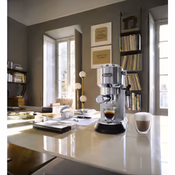 De'Longhi Dedica Style EC 685.M Machine à Expresso Semi-Automatique Argent - Vue supplémentaire 8