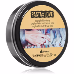 Le produit de styling Davines Pasta & Love Strong-Hold Mat Clay deviendra un partenaire indispensable dans la création de ...
