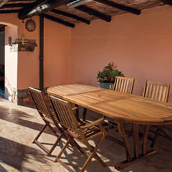 Table de jardin ovale extensible 180/240 cm en acacia huilé - ines