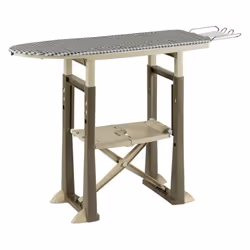 Optez pour cette table à repasser ultra-résistante et pratique. Elle est réglable entre 82 et 92 cm. . Couleur : Taupe. Matiè ...