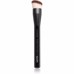 Créez un maquillage sans défaut en un instant. Le pinceau NYX Professional Makeup Can’t Stop Won’t Stop s’adapte au visage et ...