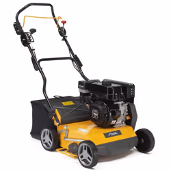 Scarifier régulièrement la pelouse est l'un des meilleurs moyens de garder une pelouse luxuriante et exempte de mauvaises her ...