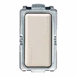 1 faux pôle (module) Bticino Magic. Module à appliquer sur les supports 5367R,503R,504S,505R,506LS,00361,00367,00368. Caracté ...