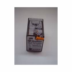 Relais industriel embrochable 4 inverseurs 7a 12Vac bouton test + indicateur mecanique FINDER ref 553480120040 Tarif de référ ...