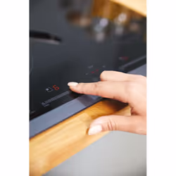 Candy ESSENZA CIES642MCTT Noir Intégré 59 cm Plaque avec zone à induction 4 zone(s)
