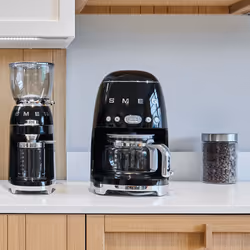 Smeg DCF02BLEU Machine à Café Filtre 1,4 L 10 Tasses Noir - Vue supplémentaire 6