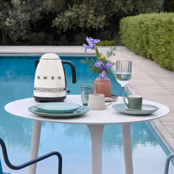 Smeg KLF03PCWEU bouilloire 1,7 L 2400 W Noir, Blanc - Vue supplémentaire 8